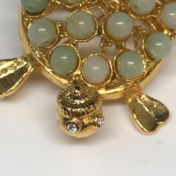 Jade Beaded Shell Turtle Brooch - Picture 5 of 8